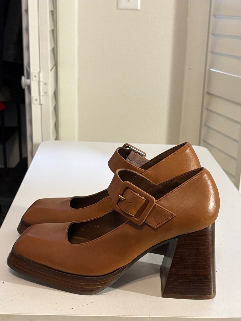 NWOT ALOHAS Cognac Mary Jane Platform Heels - Picture 4 of 4